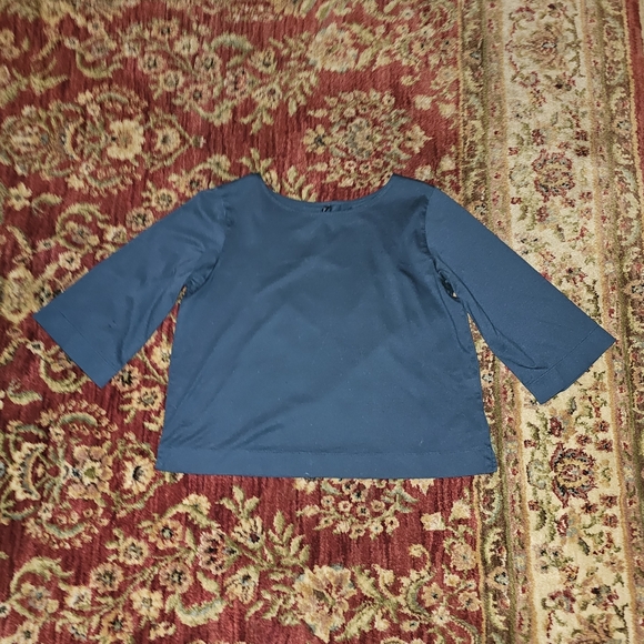 Bundle 3 for $25 / Uniqlo top - Picture 1 of 3